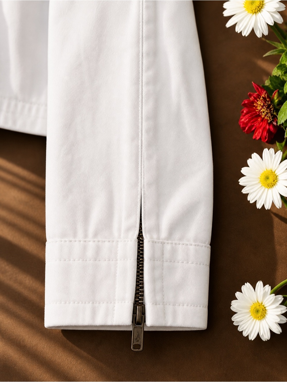 Like New 🌸 VolCom White Jacket - Beach Style Women's White Jacket - Picture 11 of 16